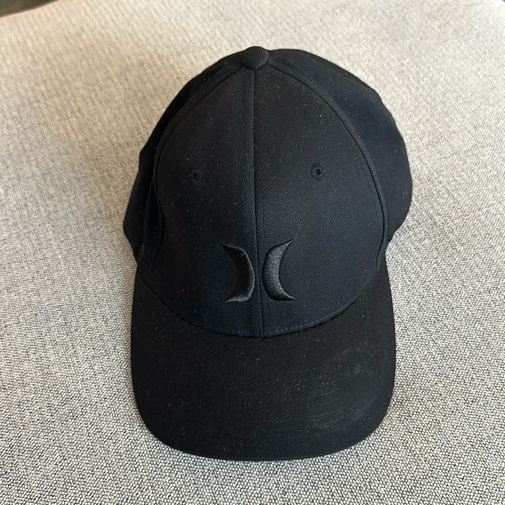 Hurley black hat